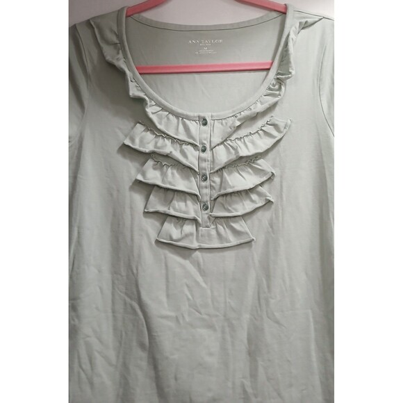 Ann Taylor Cotton Spandex Short Sleeve Ruffle Neck Buttons Size Medium Blouse - Picture 3 of 4